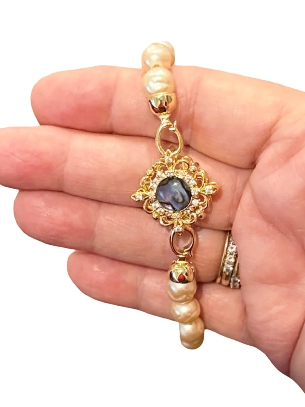 Freshwater Pearl Bracelet & Avon Gold Chain, Decorative Clasp, Petite 6.75”-6.9”